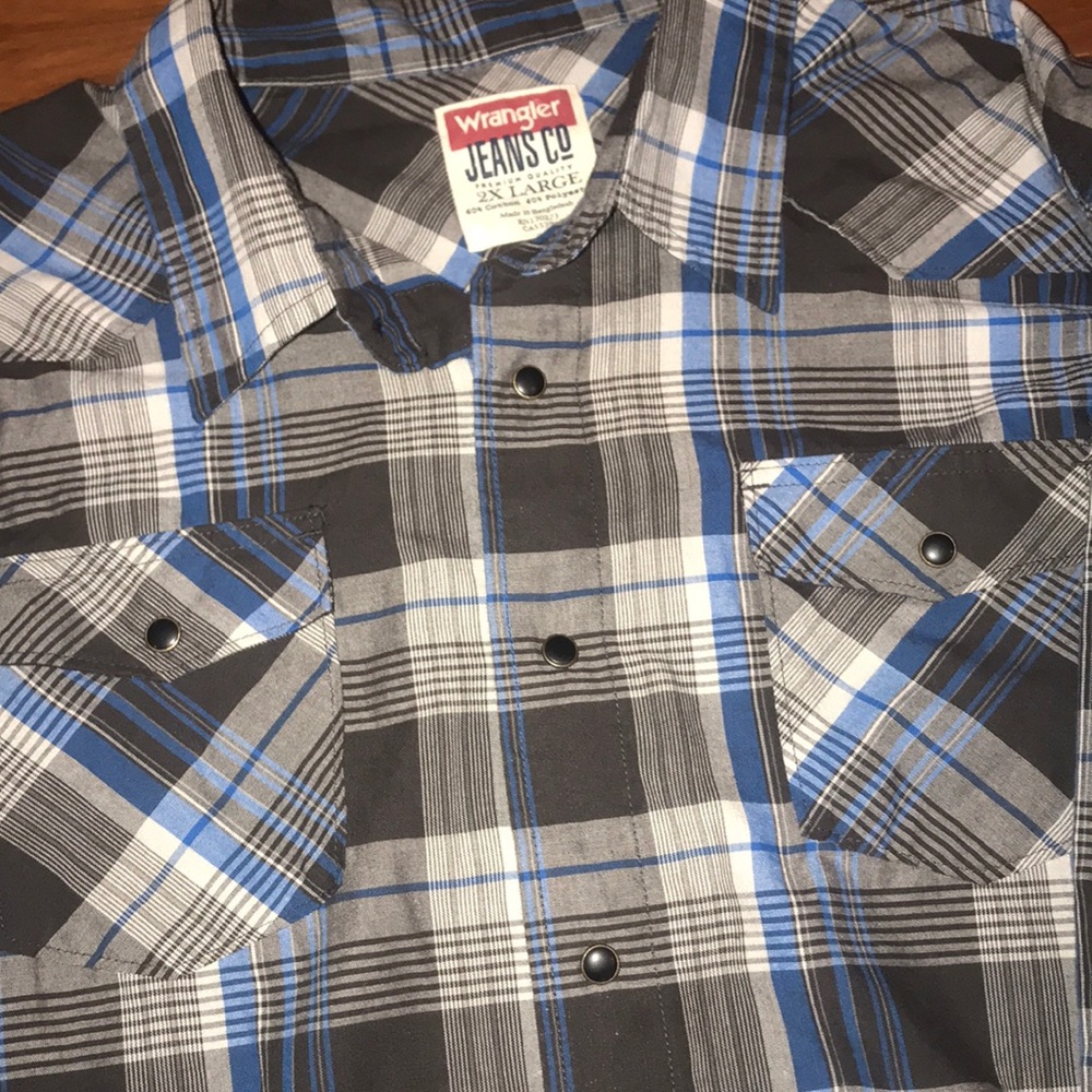 Wrangler plaid button down